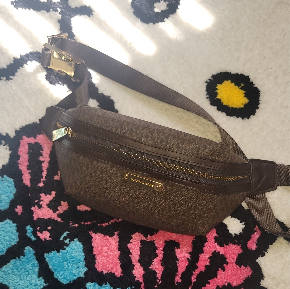 Micheal Kors Fanny Pack